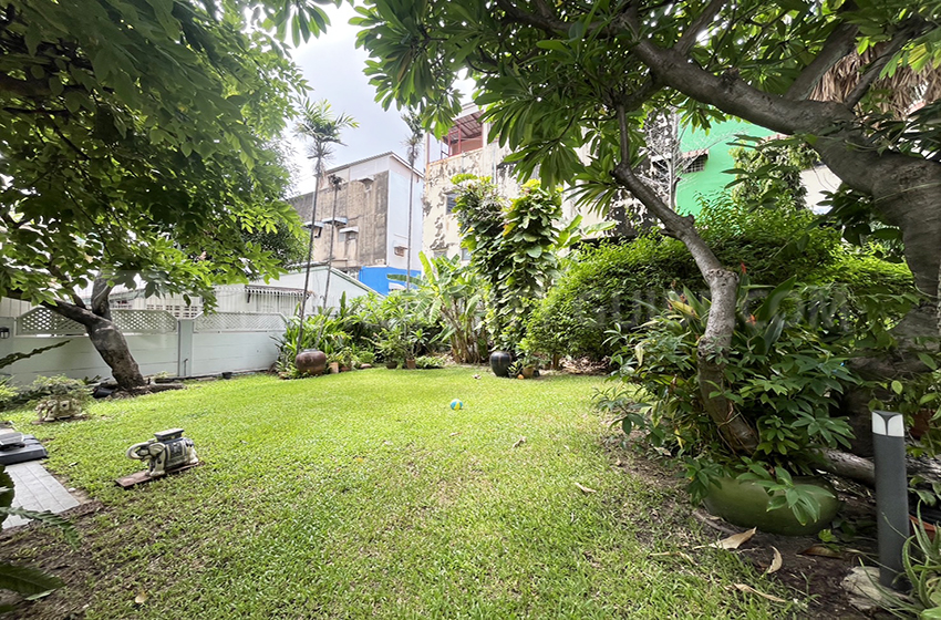 House with Private Pool in Sathorn 