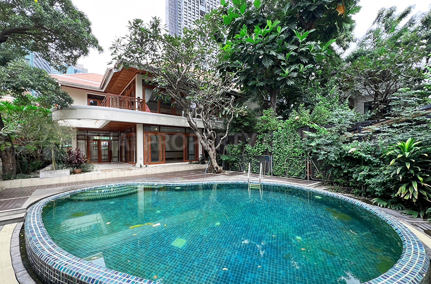 House with Private Pool for rent in Sathorn