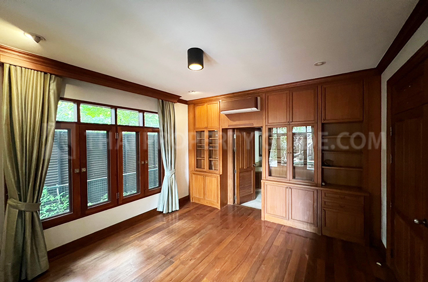 House with Private Pool in Sathorn 