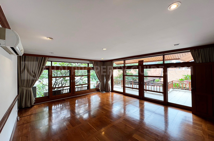 House with Private Pool in Sathorn 