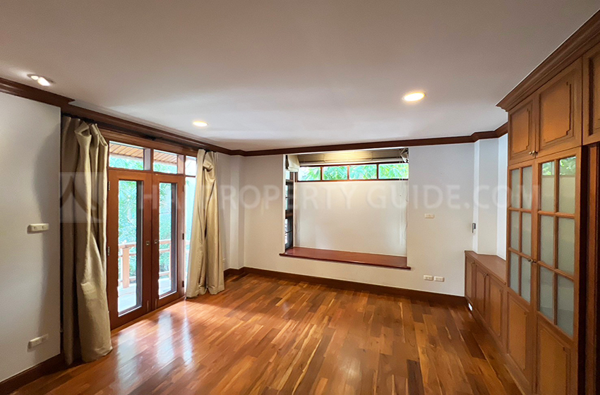 House with Private Pool in Sathorn 