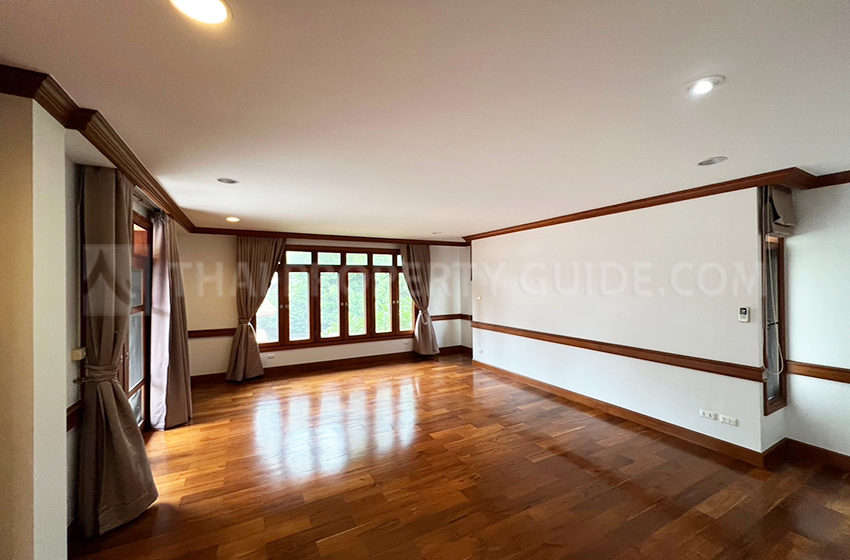 House with Private Pool in Sathorn 