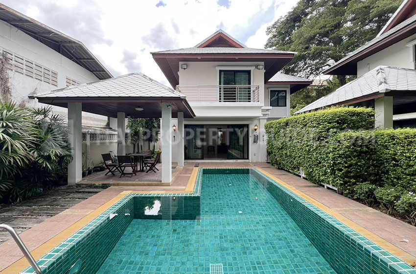 House with Private Pool for rent in Sathorn