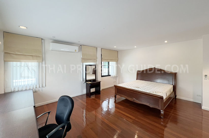 House with Private Pool in Sathorn 