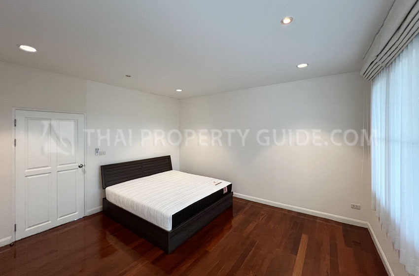 House with Private Pool in Sathorn 