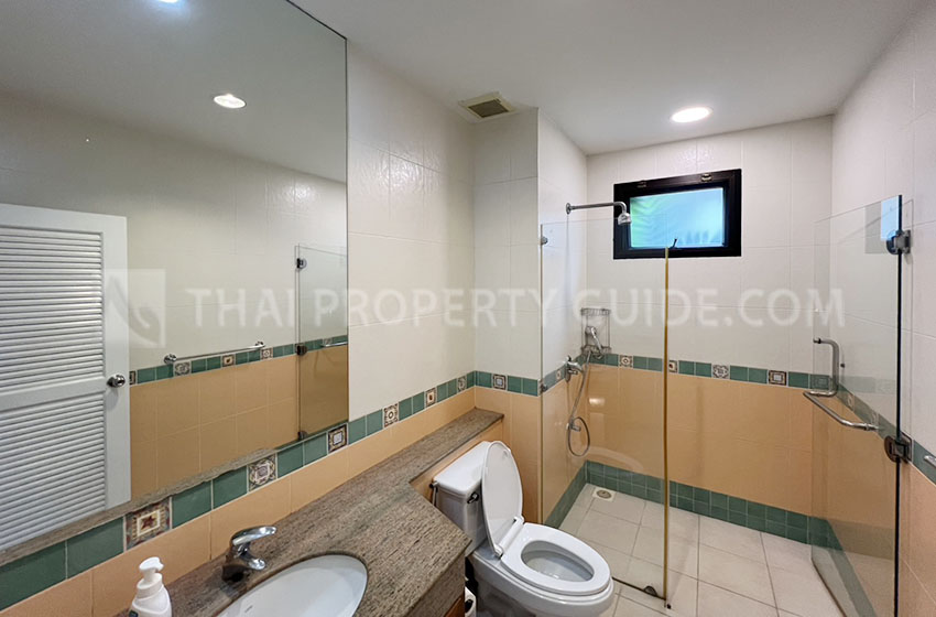 House with Private Pool in Sathorn 