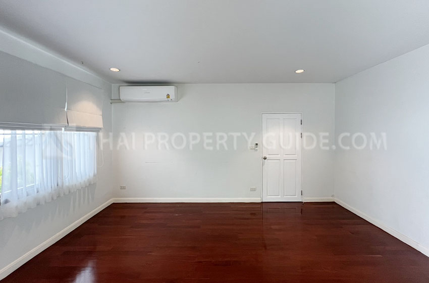 House with Private Pool in Sathorn 