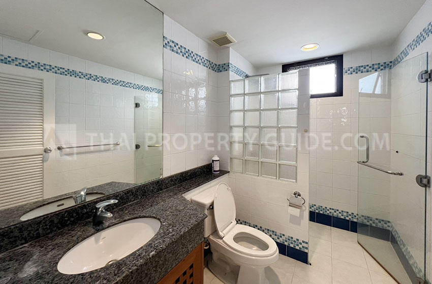 House with Private Pool in Sathorn 