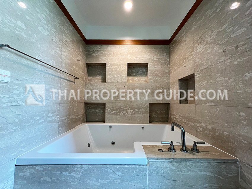 House with Private Pool in Sathorn 