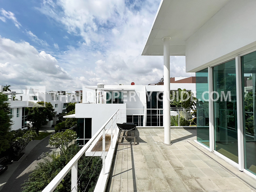 House with Private Pool in Sathorn 