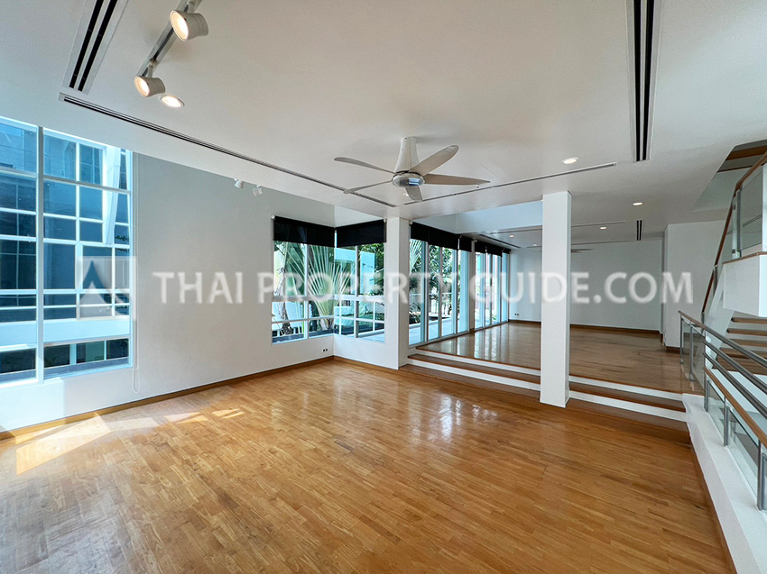 House with Private Pool in Sathorn 