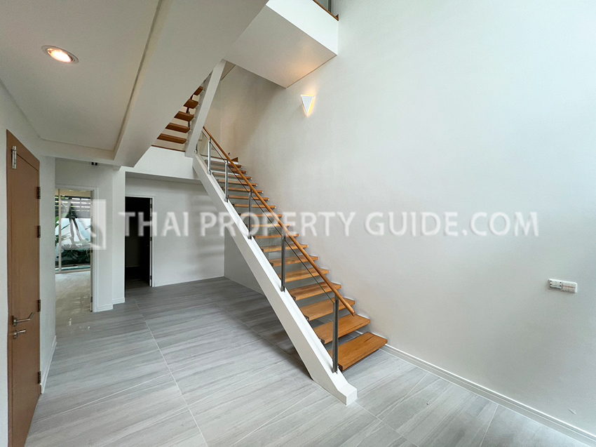 House with Private Pool in Sathorn 