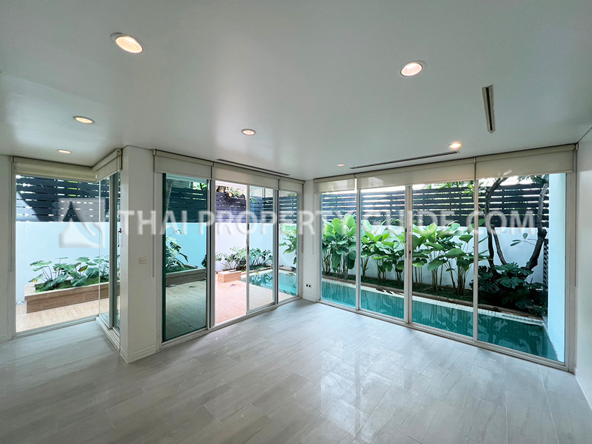 House with Private Pool in Sathorn 