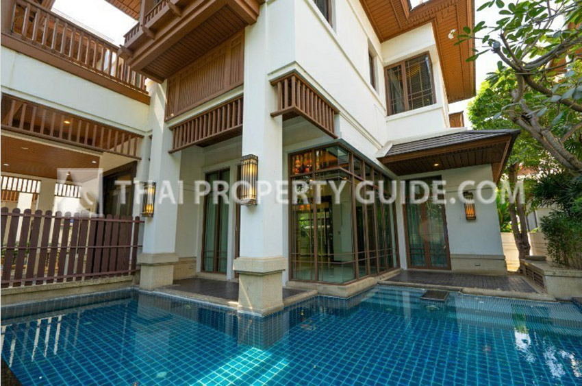 House with Private Pool in Sathorn 