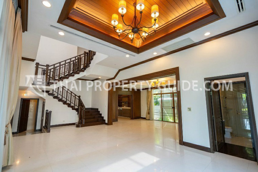 House with Private Pool in Sathorn 