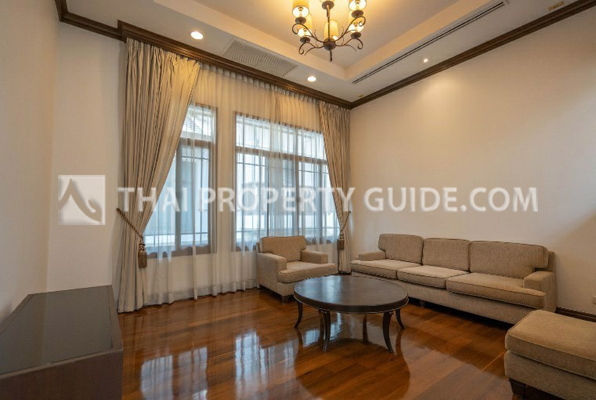 House with Private Pool in Sathorn 