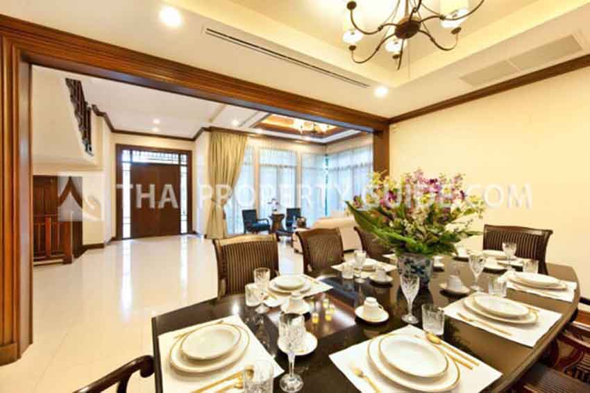 House with Private Pool in Sathorn 