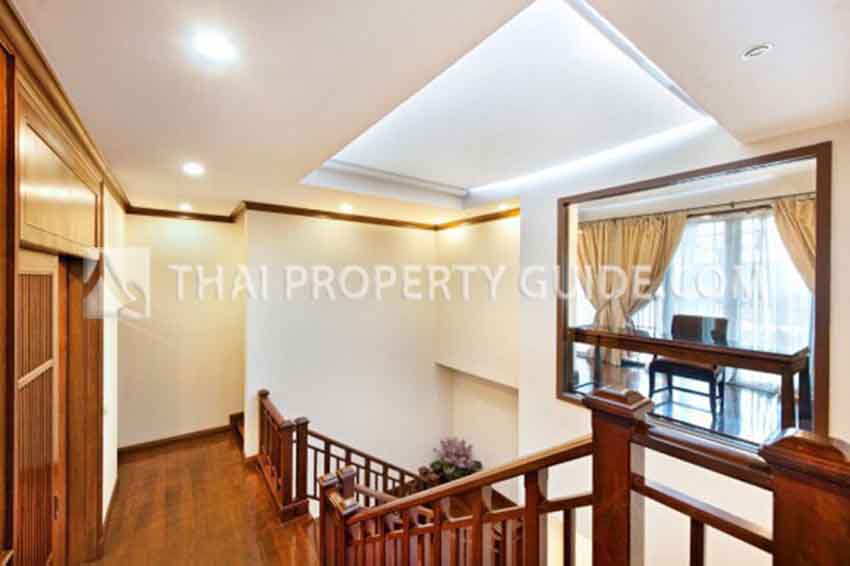 House with Private Pool in Sathorn 