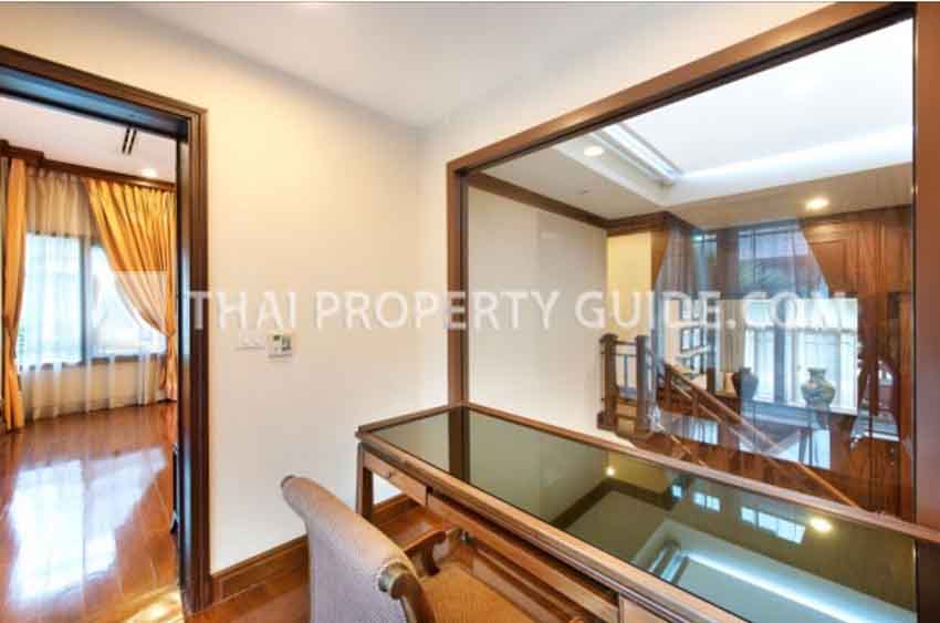 House with Private Pool in Sathorn 