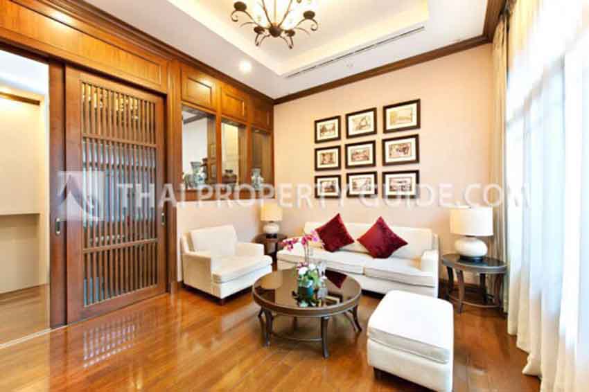 House with Private Pool in Sathorn 