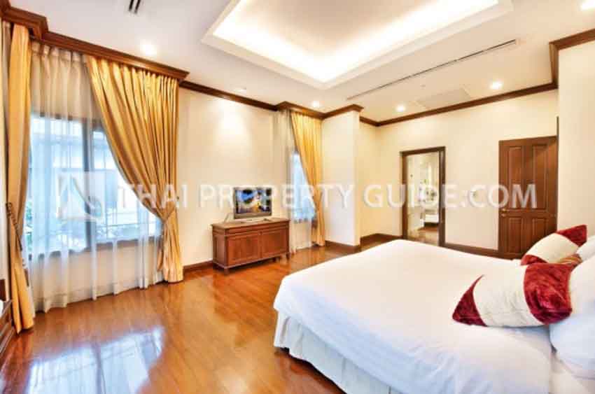 House with Private Pool in Sathorn 