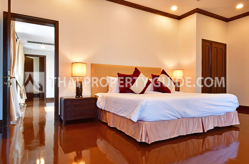 House with Private Pool in Sathorn 