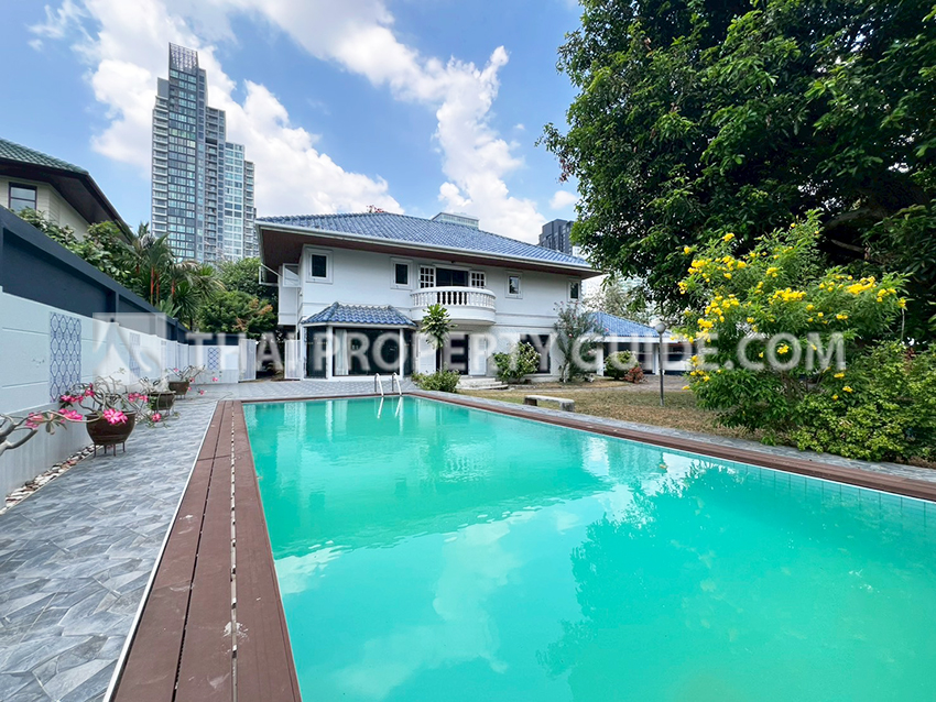 House with Private Pool in Sukhumvit