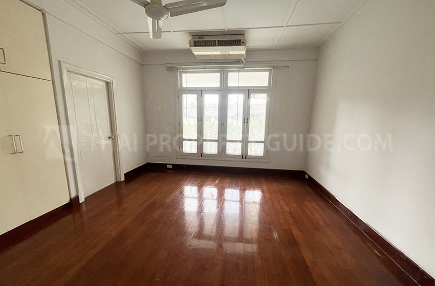 House with Private Pool in Sukhumvit 