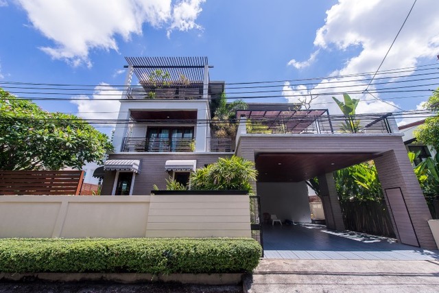 House with Private Pool for rent in Sukhumvit