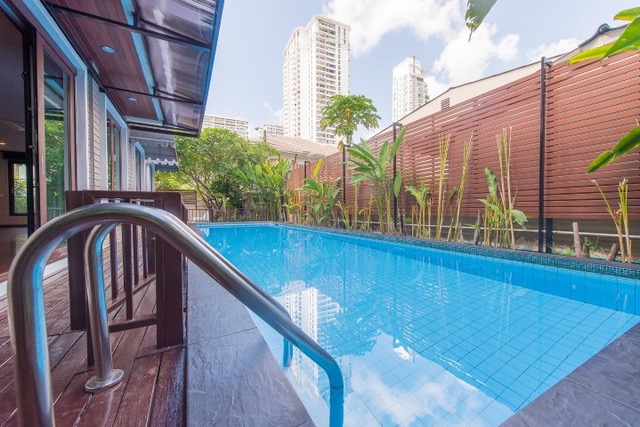 House with Private Pool in Sukhumvit 