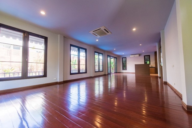 House with Private Pool in Sukhumvit 