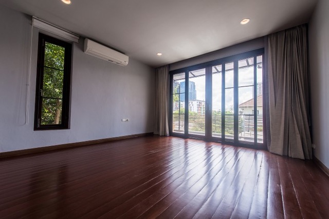 House with Private Pool in Sukhumvit 