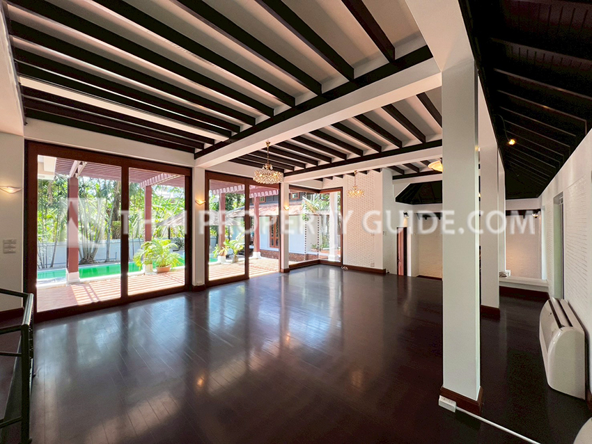 House with Private Pool in Sukhumvit 
