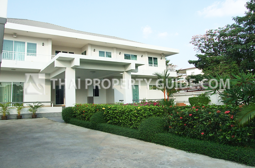 House with Private Pool for rent in Sukhumvit