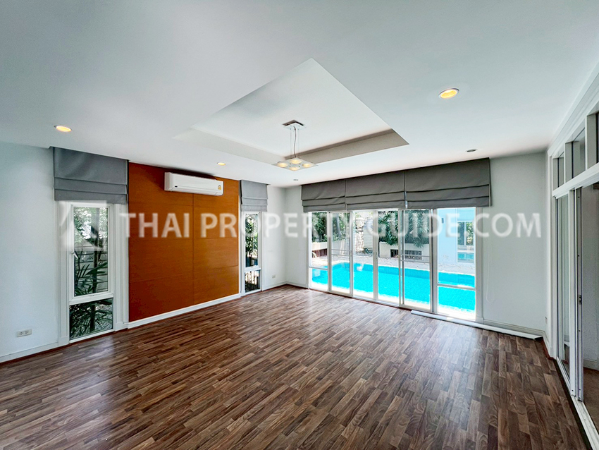 House with Private Pool in Sukhumvit 