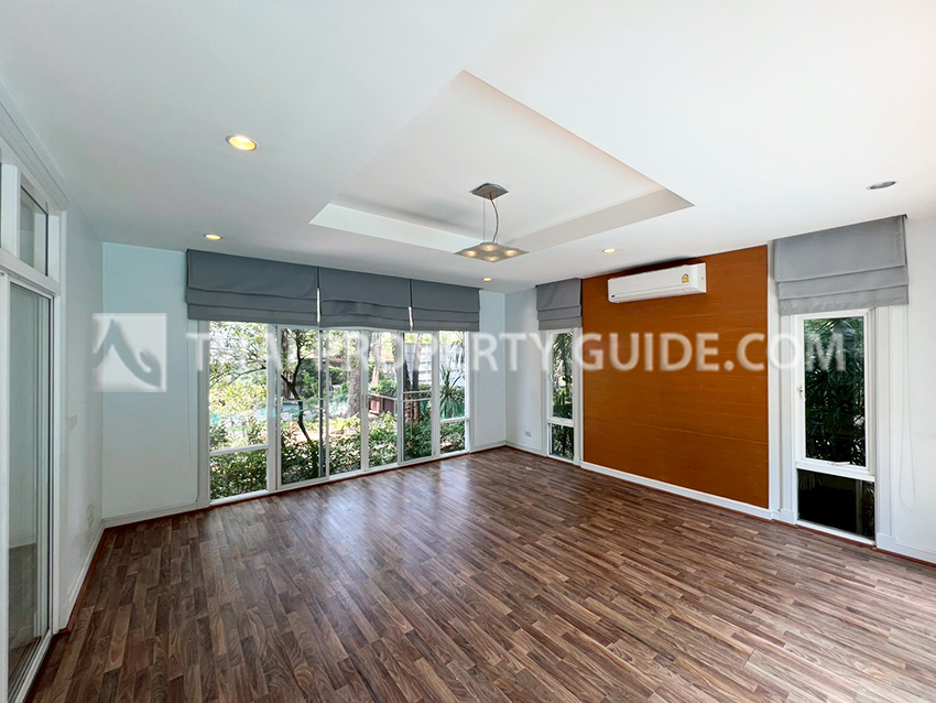 House with Private Pool in Sukhumvit 