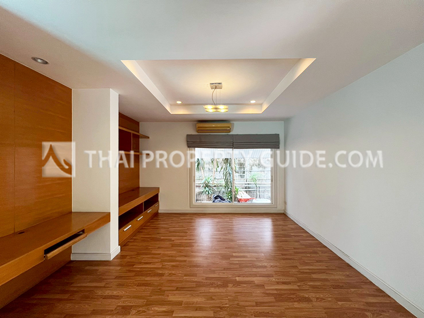 House with Private Pool in Sukhumvit 