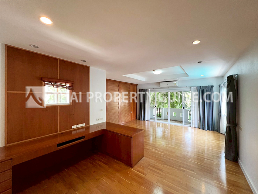 House with Private Pool in Sukhumvit 