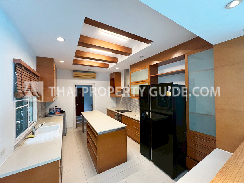 House with Private Pool in Sukhumvit 