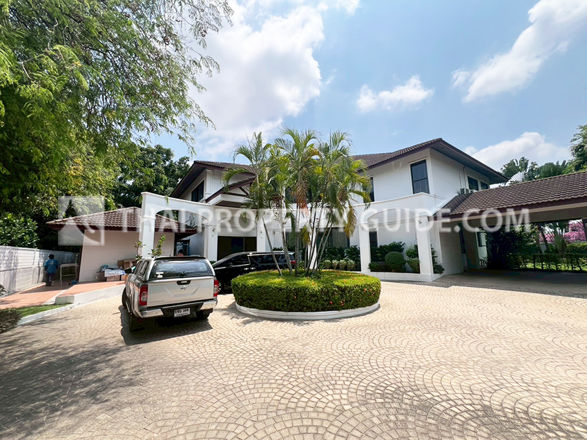 House with Private Pool in Sukhumvit : Panya Village On-Nut 