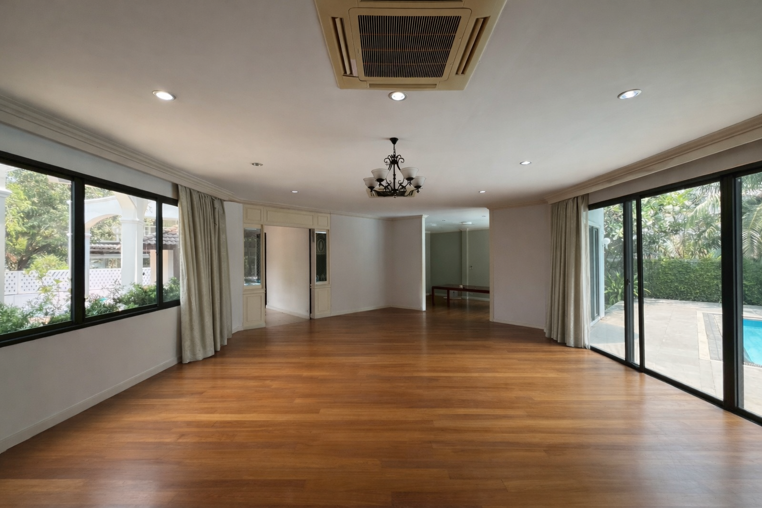 House with Private Pool in Sukhumvit : Panya Village On-Nut 