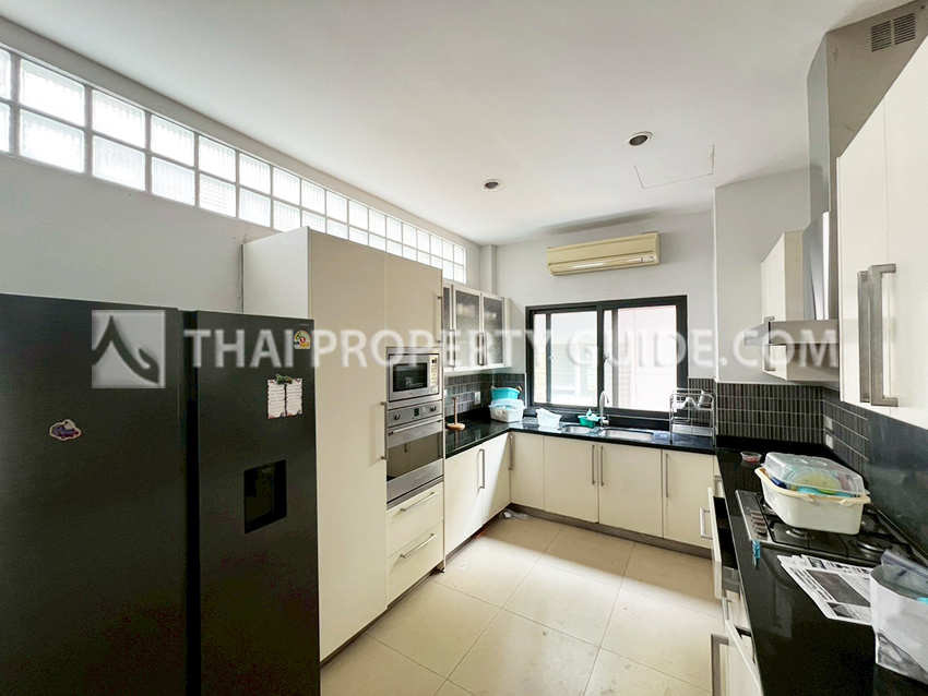 House with Private Pool in Sukhumvit : Panya Village On-Nut 