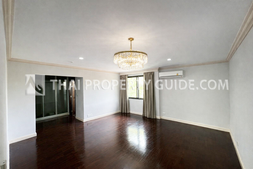 House with Private Pool in Sukhumvit : Panya Village On-Nut 