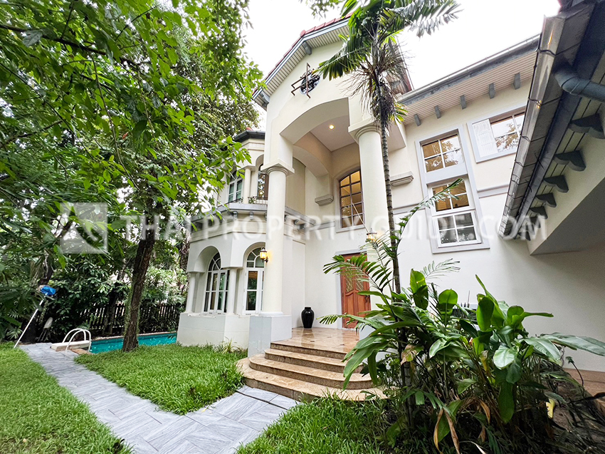 House with Private Pool for rent in Sukhumvit