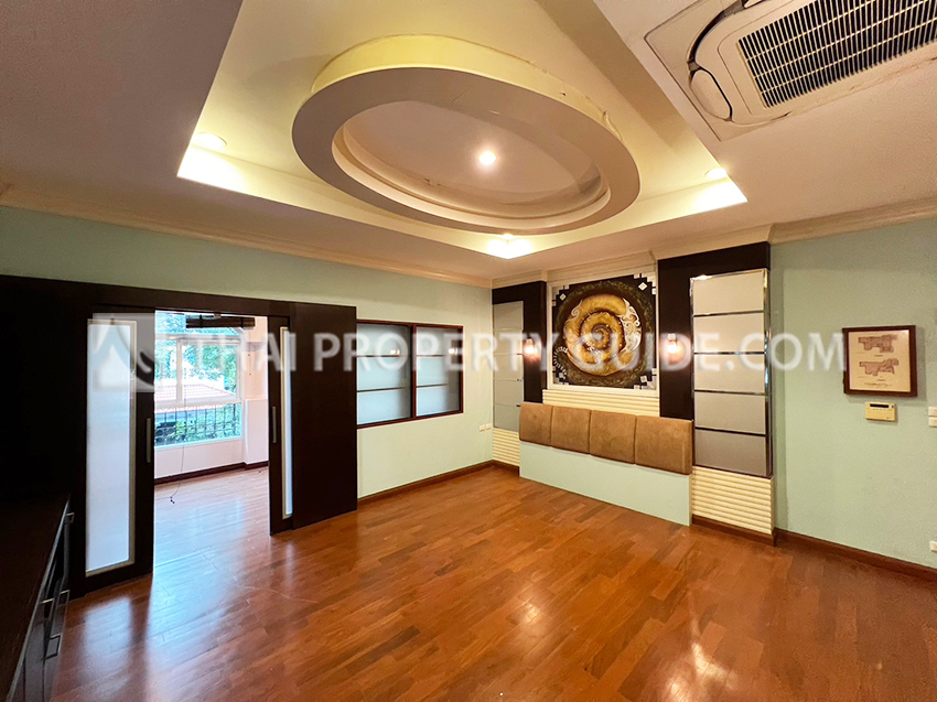 House with Private Pool in Sukhumvit 