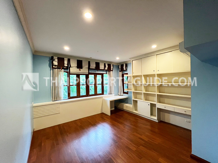 House with Private Pool in Sukhumvit 