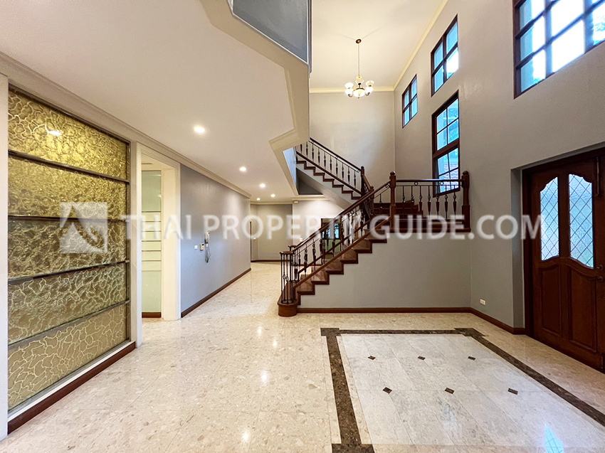 House with Private Pool in Sukhumvit 