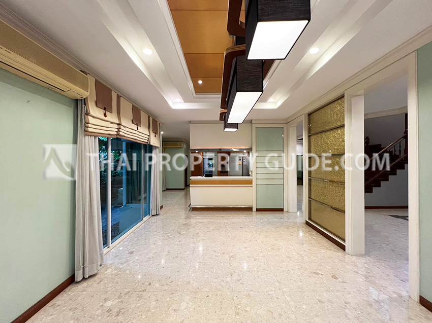 House with Private Pool in Sukhumvit 