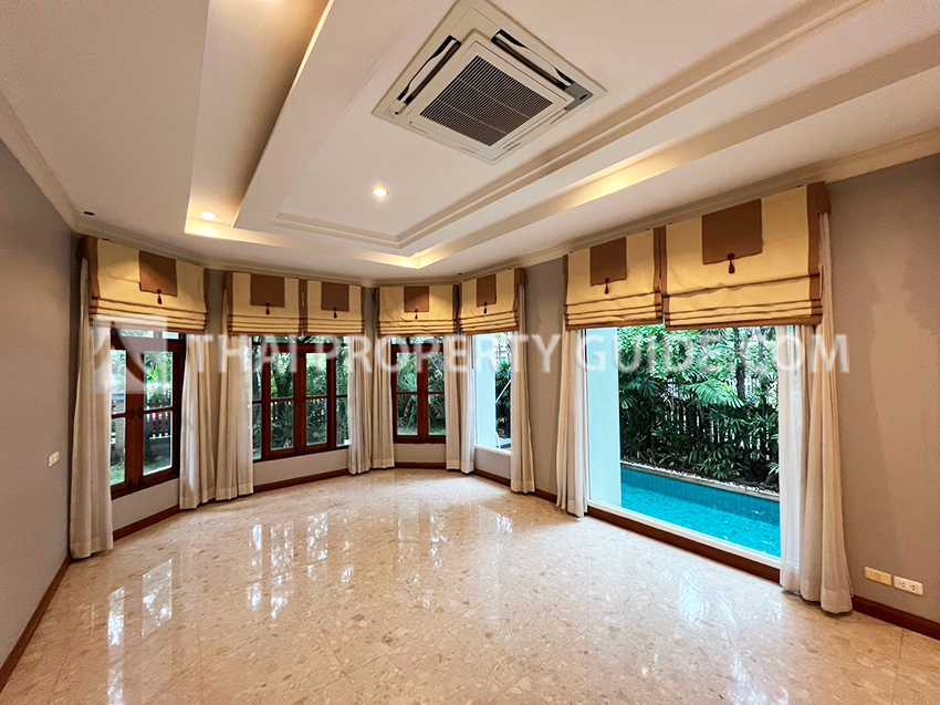 House with Private Pool in Sukhumvit 