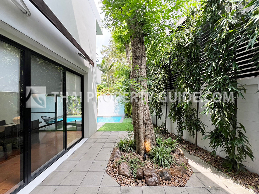 House with Private Pool in Sukhumvit 